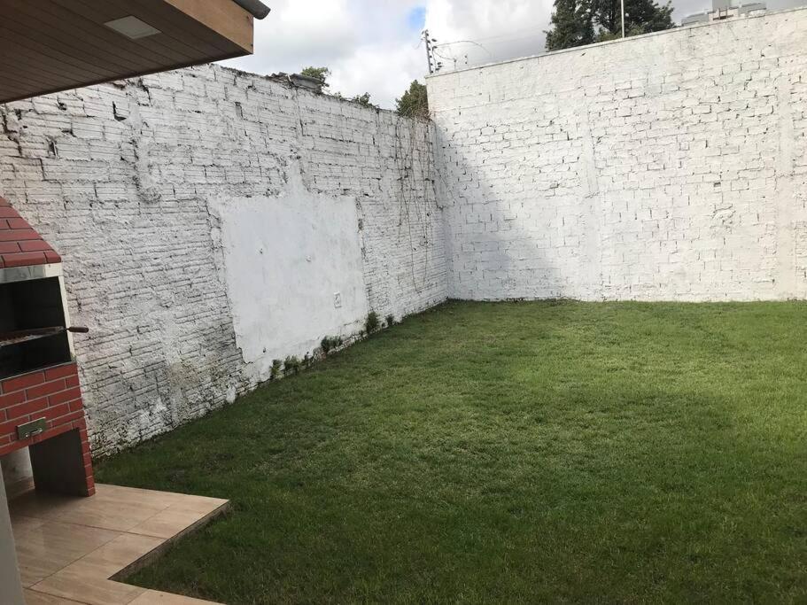 Casa Com 2 Quartos Agradaveis Com Ar Condicionado フォス・ド・イグアス エクステリア 写真